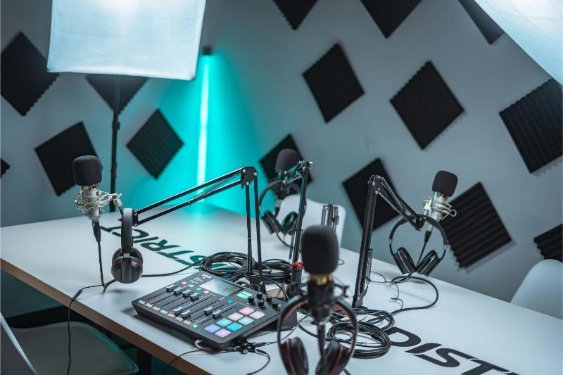 Hubflow Podcast Rooms