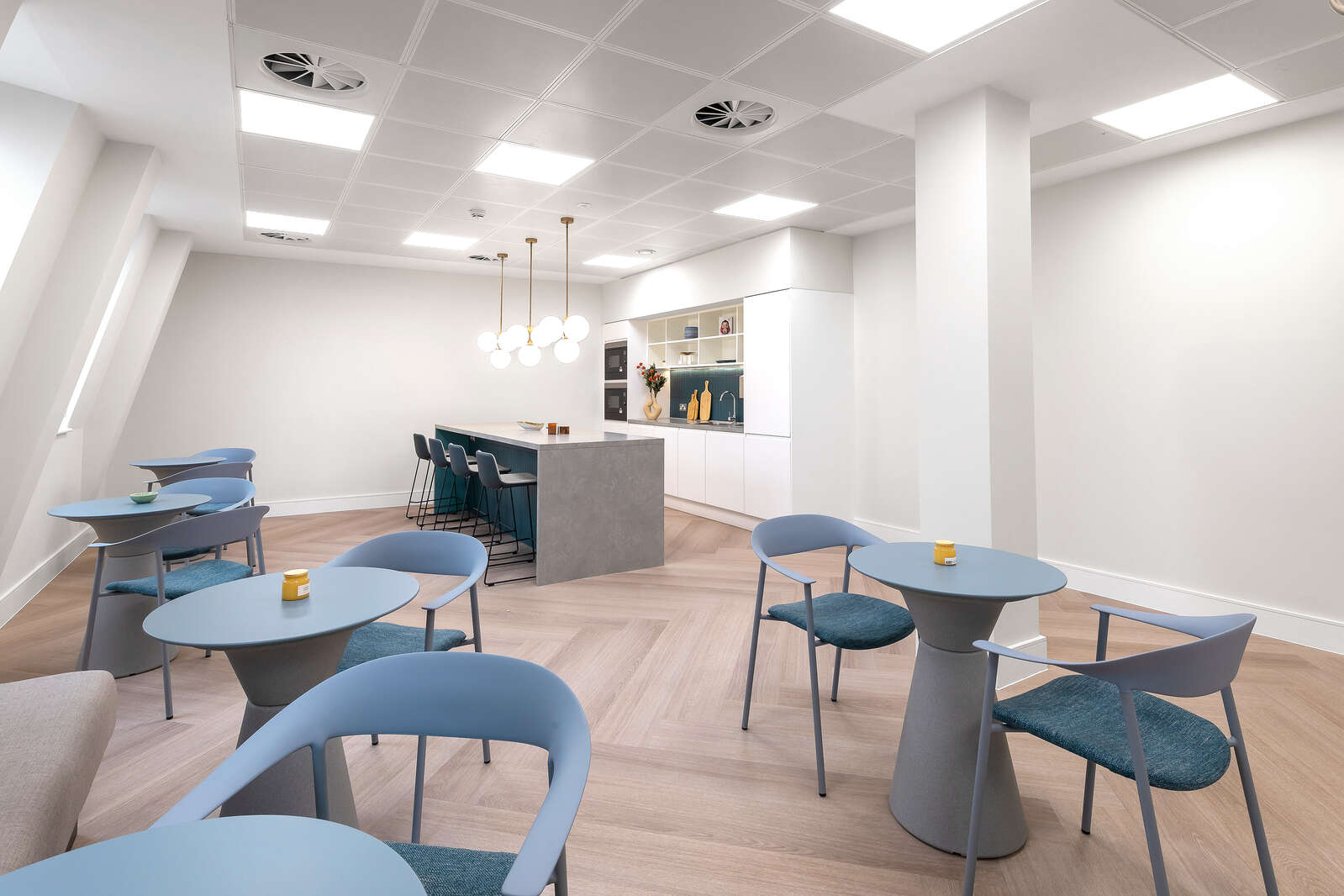 Property at 123 Pall Mall, St James's, SW1Y 5EA